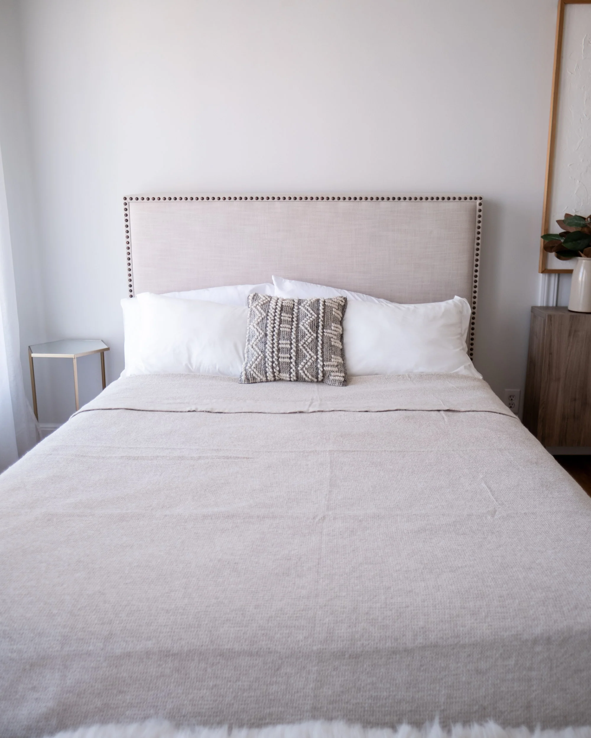 The Micro Waffle Wool Blanket in Bone - Image 7